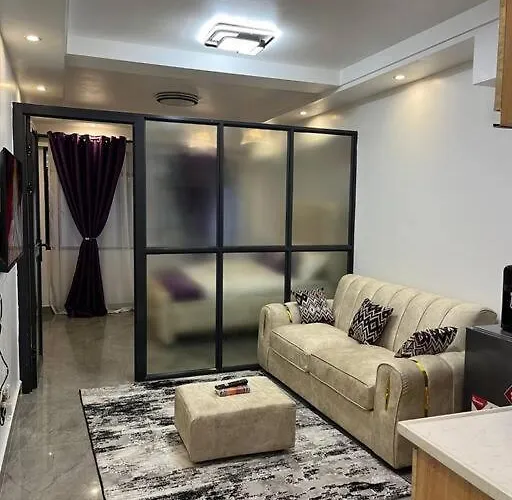 Elegant 1 Bed Apartment Near Yaya Centre With Gym